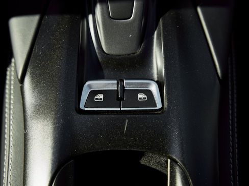 Used 2019 Ferrari 812 Superfast image 58