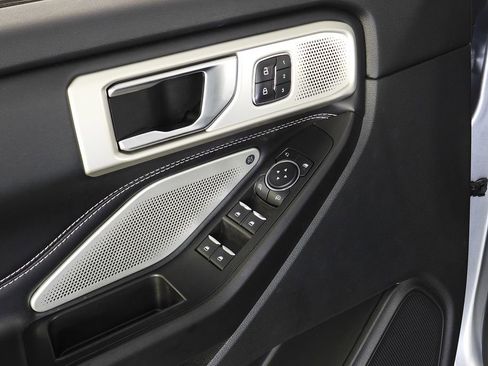 Used 2020 Ford Explorer ST w/ Premium Technology Package image 12