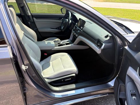 Used 2019 Honda Accord Touring image 24