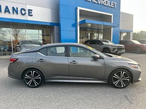 Used 2021 Nissan Sentra SR image 3