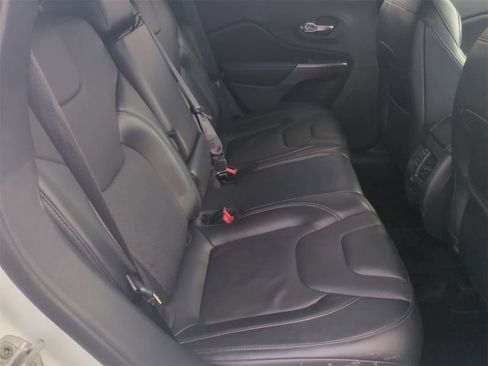 Used 2020 Jeep Cherokee Limited image 21