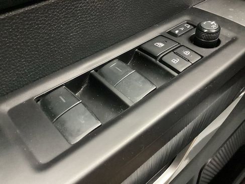 Used 2023 Toyota Tundra Platinum AWD/4WD image 27