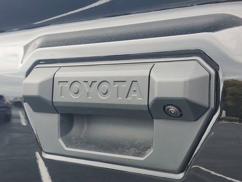 Used 2025 Toyota Tacoma SR image 8