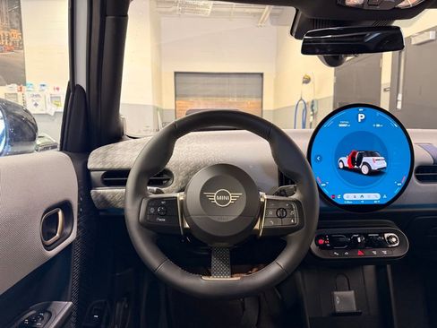 Used 2026 MINI Cooper 4-Door Hardtop image 22