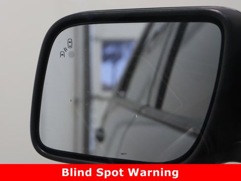 Used 2018 Ford Explorer XLT w/ Equipment Group 202A image 24