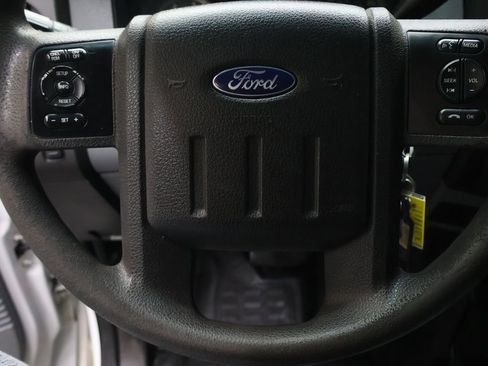 Used 2015 Ford F250 XL w/ Power Equipment Group AWD/4WD image 18