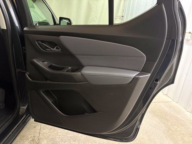 Used 2021 Chevrolet Traverse LT FWD image 22