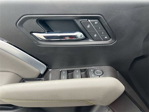 New 2025 Chevrolet Colorado ZR2 w/ Midnight Edition image 23