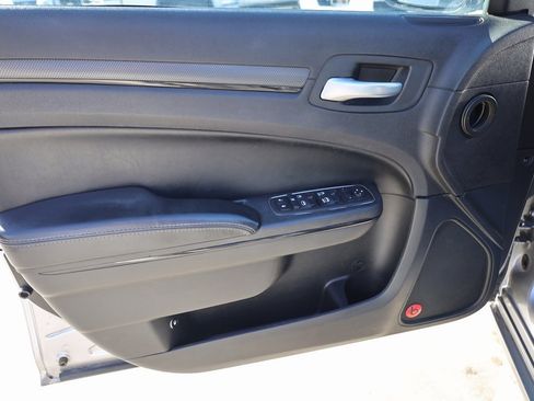 Used 2013 Chrysler 300 S image 10