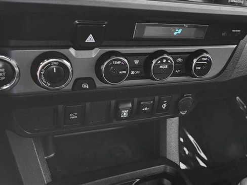 Certified 2023 Toyota Tacoma TRD Off-Road AWD/4WD image 14