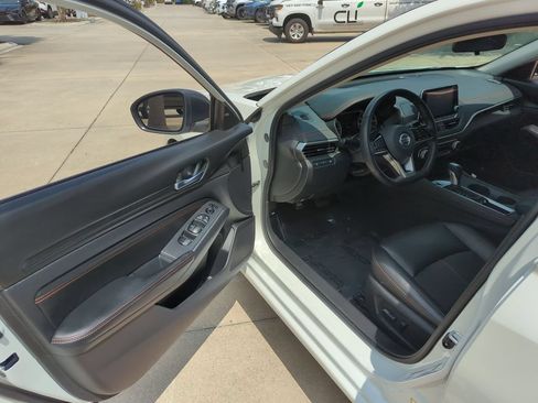 Used 2020 Nissan Altima 2.5 SR FWD image 7