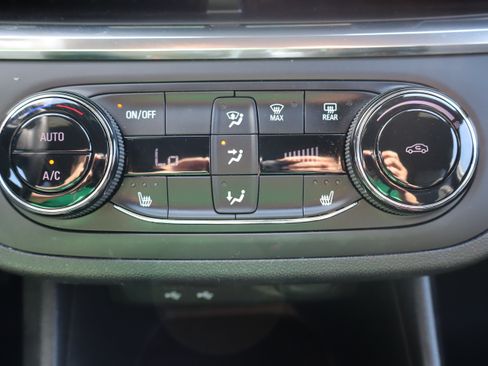 Used 2024 Buick Envista Preferred w/ Convenience I Package FWD image 20