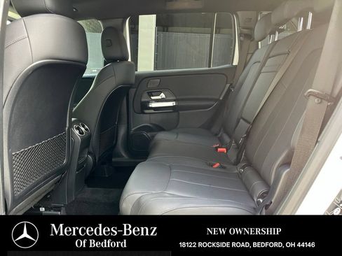 Used 2026 Mercedes-Benz GLB 250 4MATIC image 12