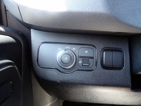 Used 2025 Mercedes-Benz Sprinter 2500 image 19