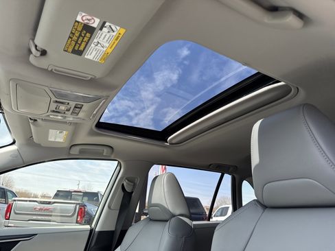 Used 2019 Toyota RAV4 XLE Premium w/ Cold Weather Package image 19