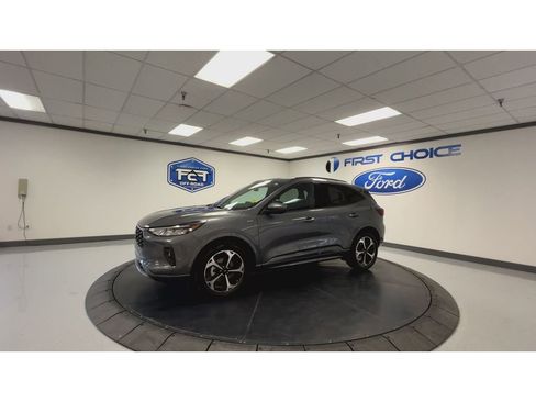 Used 2023 Ford Escape ST-Line Select w/ Tech Pack #2 image 6