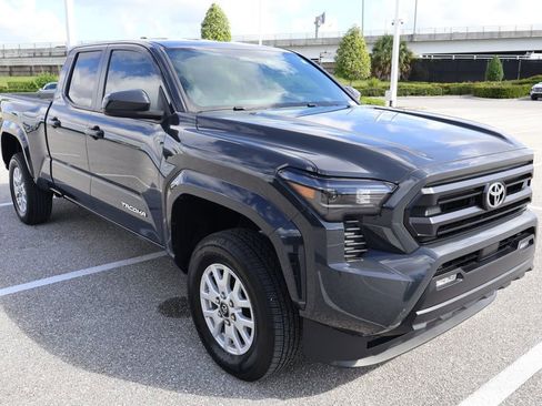 Used 2025 Toyota Tacoma SR5 AWD/4WD image 6