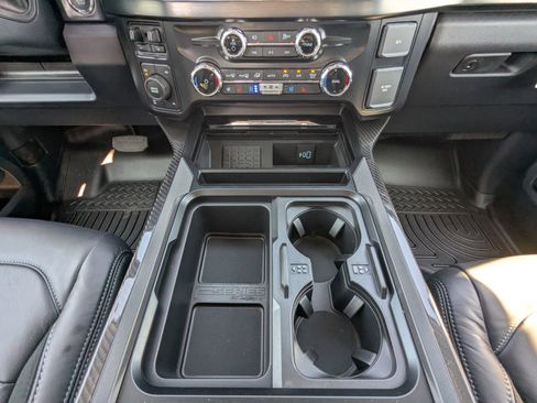 New 2026 Ford F250 Lariat w/ Black Appearance Package image 20