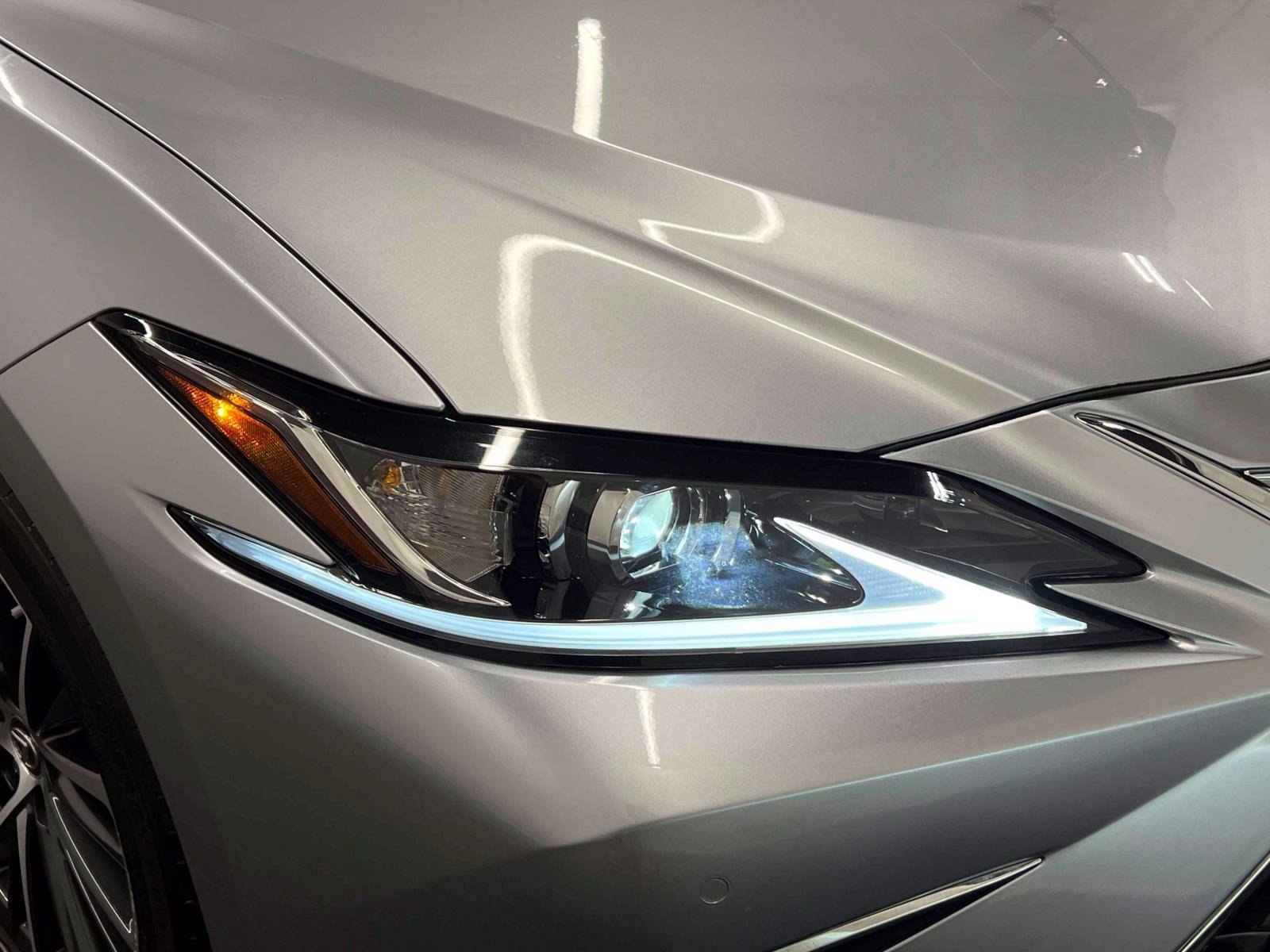 Used 2023 Lexus ES 350 w/ Premium Package FWD image 11