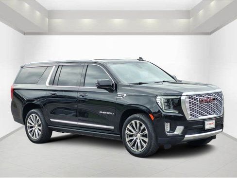 Used 2021 GMC Yukon XL Denali w/ Denali Premium Package AWD/4WD image 1