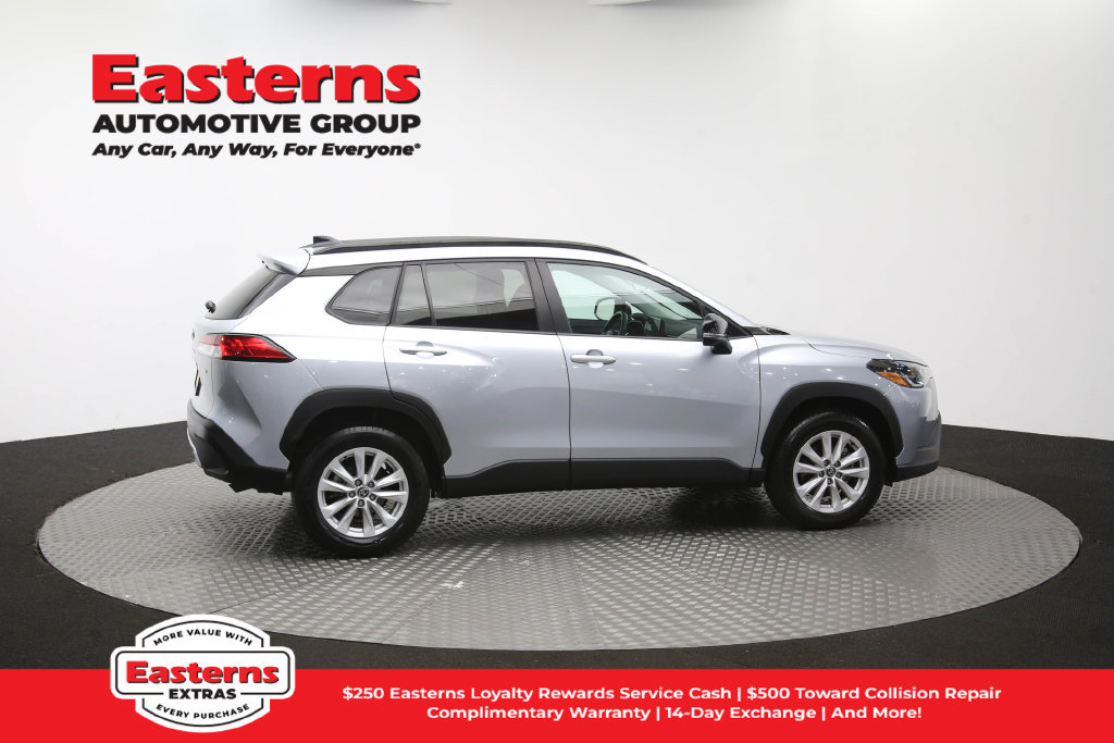 Used 2025 Toyota Corolla Cross LE FWD image 43