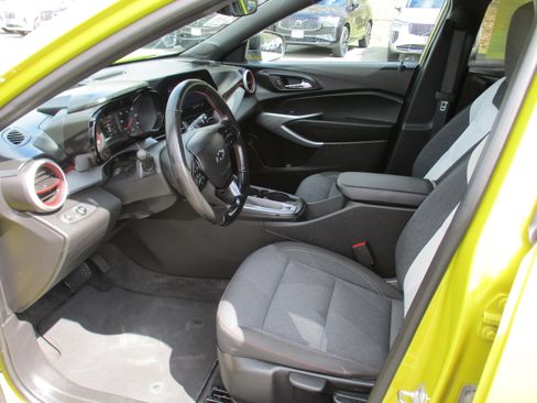 Certified 2024 Chevrolet Trax RS w/ Driver Confidence Package FWD image 11