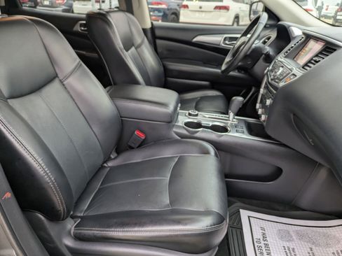 Used 2020 Nissan Pathfinder SL image 27