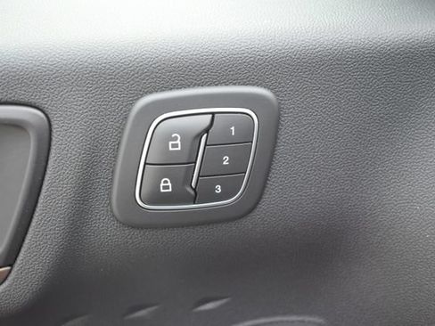 Used 2020 Ford Escape Titanium AWD/4WD image 21