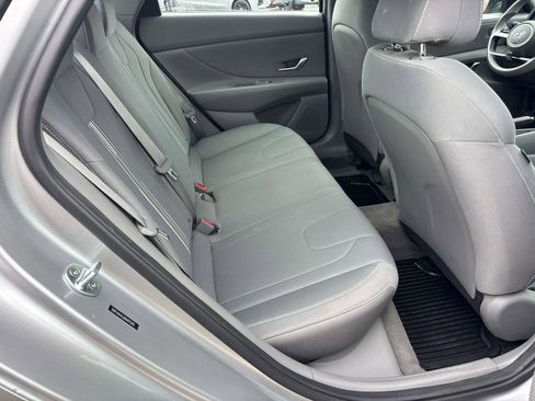 Used 2022 Hyundai Elantra SEL image 13