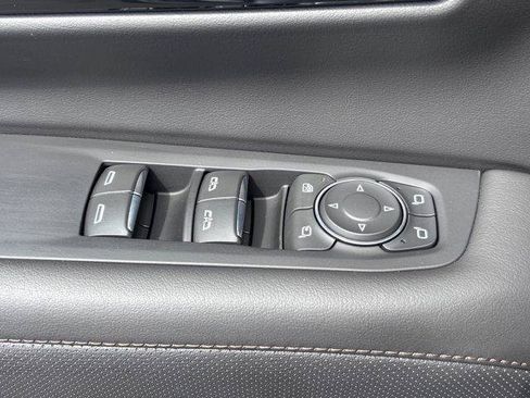 Used 2025 Chevrolet Tahoe High Country AWD/4WD image 17