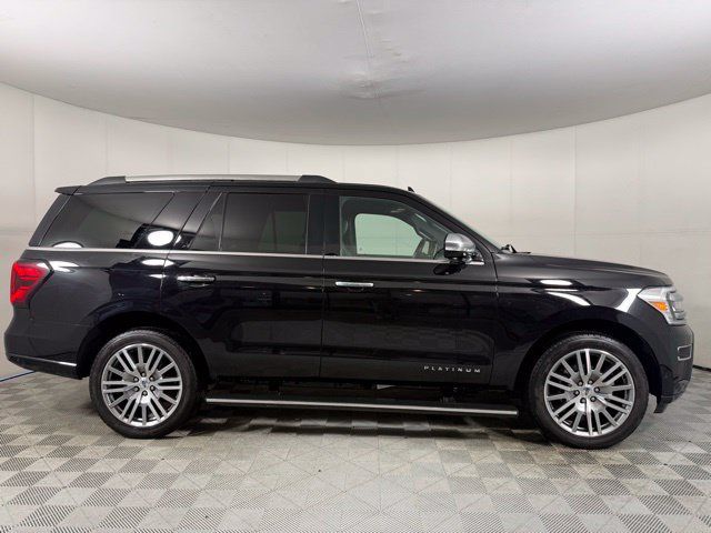Used 2024 Ford Expedition Platinum AWD/4WD image 10