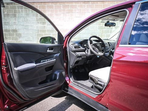 Used 2016 Honda CR-V SE image 7