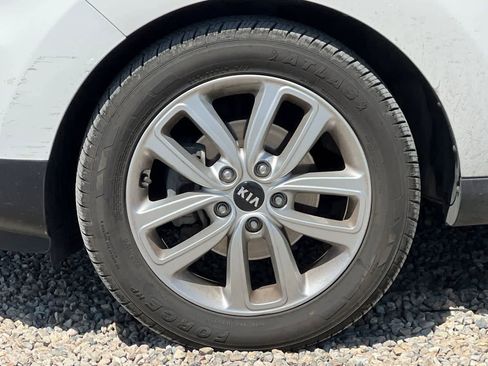 Used 2019 Kia Soul + FWD image 12