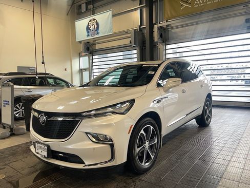 Used 2022 Buick Enclave Essence w/ Experience Buick Package image 3