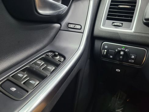 Used 2016 Volvo XC60 T5 Premier image 30