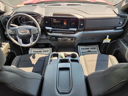 New 2025 GMC Sierra 1500 SLE w/ Preferred Package image 9