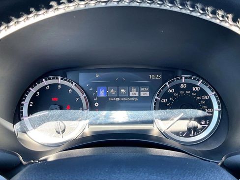 Used 2023 Toyota Highlander XLE FWD image 10