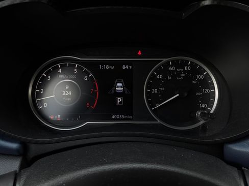 Used 2025 Nissan Versa SV FWD image 33