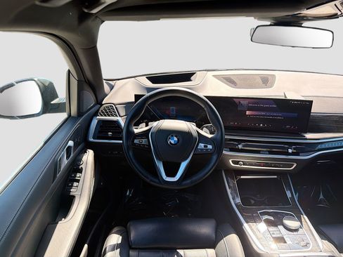 Used 2025 BMW X5 xDrive50e image 18