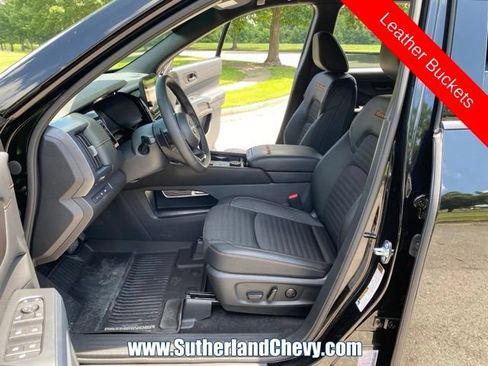 Used 2025 Nissan Pathfinder Rock Creek AWD/4WD image 16