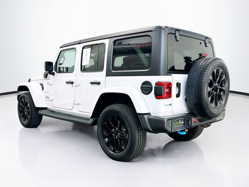 Used 2023 Jeep Wrangler Unlimited Sahara w/ Cold Weather Group AWD/4WD image 5