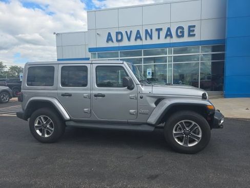 Used 2019 Jeep Wrangler Unlimited Sahara AWD/4WD image 2