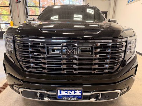 Used 2025 GMC Sierra 1500 Denali Ultimate image 3