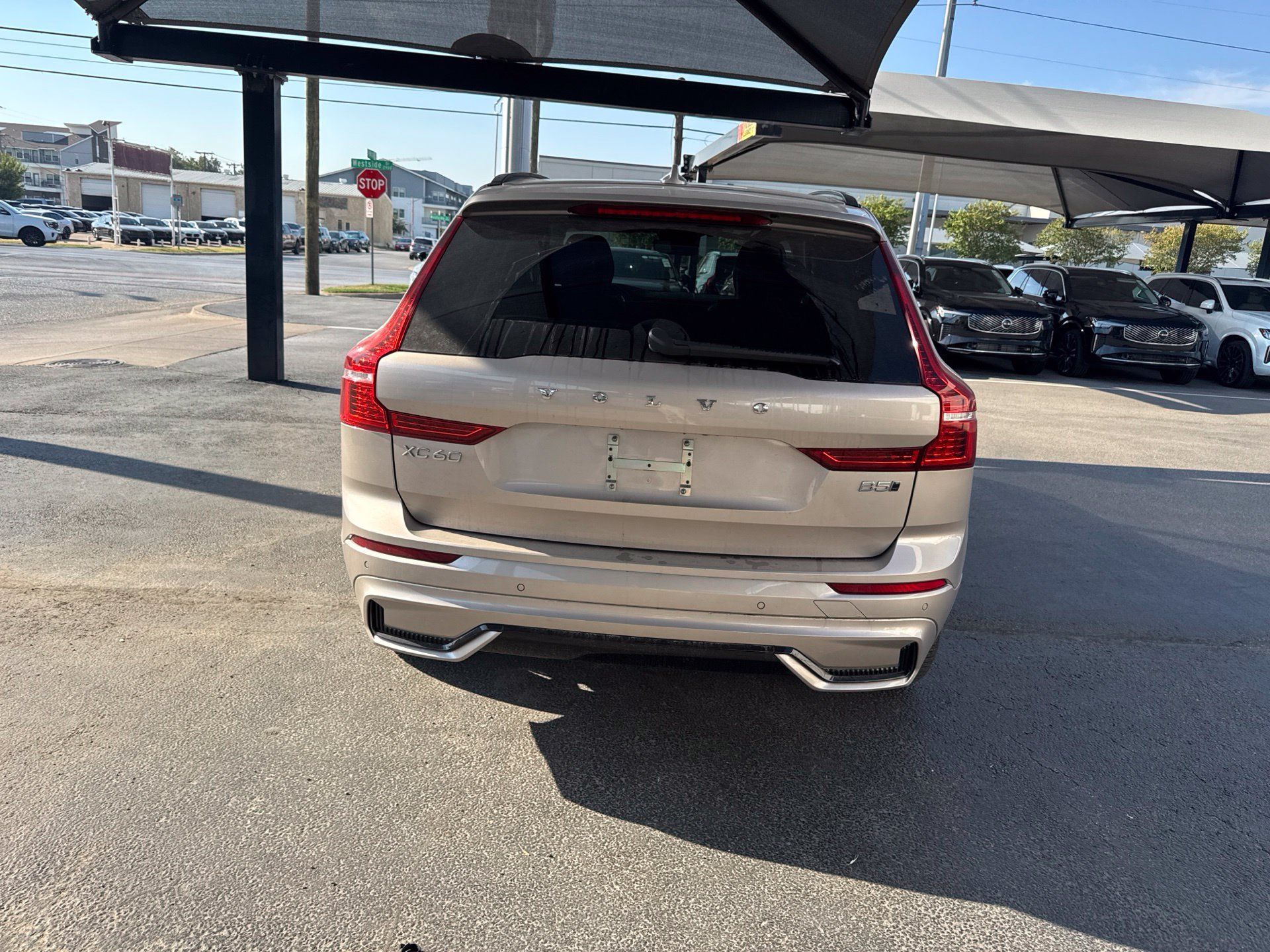 Used 2025 Volvo XC60 B5 Core AWD/4WD image 8