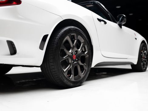 Used 2019 FIAT 124 Spider Abarth w/ Convenience Group RWD image 77