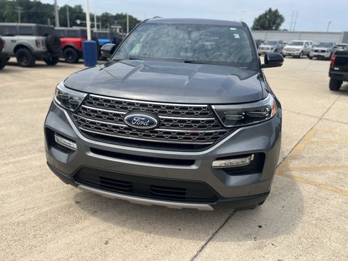 Used 2023 Ford Explorer King Ranch w/ Technology Package AWD/4WD image 12