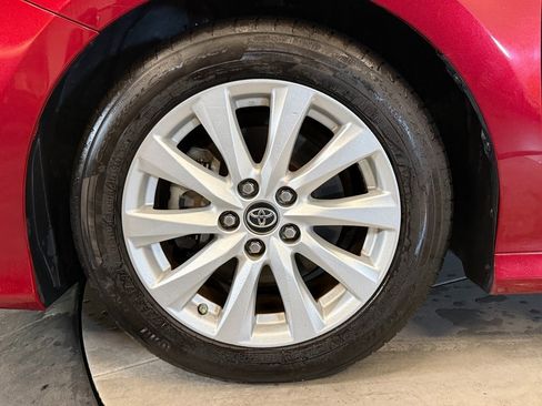 Used 2018 Toyota Camry LE image 24