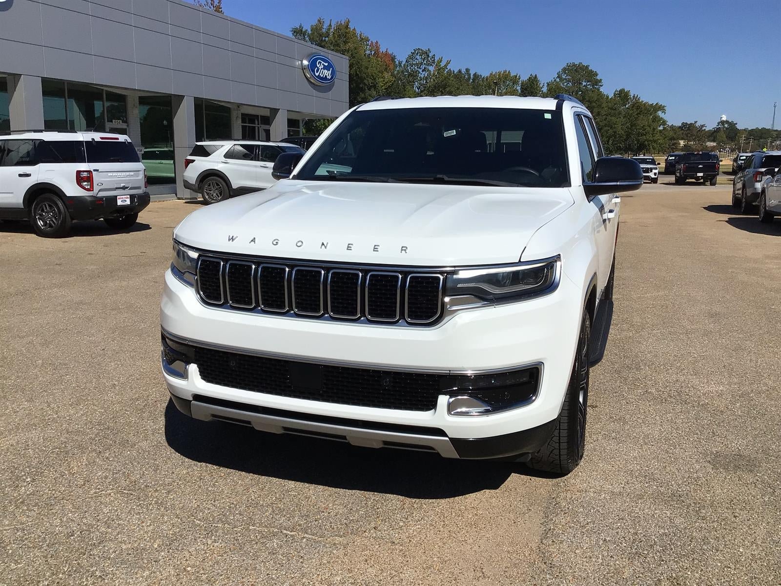 Used 2024 Jeep Wagoneer Series II w/ Flexible Seating Group AWD/4WD image 5
