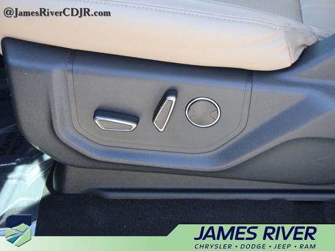 Used 2024 Ford Expedition Limited AWD/4WD image 25