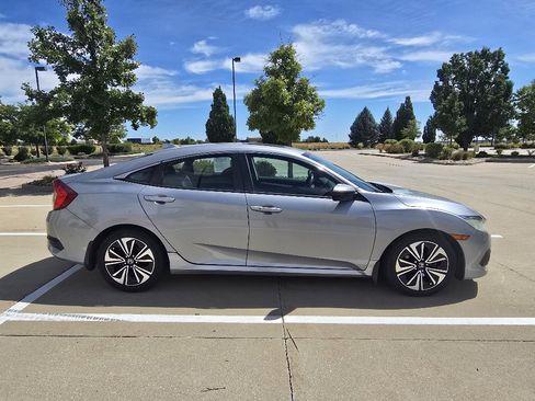 Used 2016 Honda Civic EX-T image 6